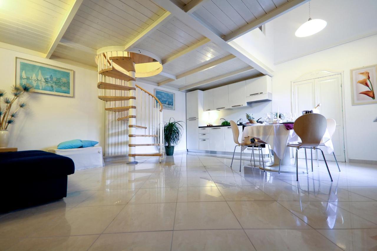 Villa Chiara Marina Trilocale Империа Екстериор снимка